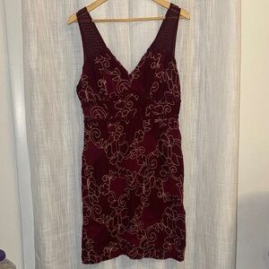 Women's Sleeveless Burgundy Floral Detailed Embroidered V-Neck Dress